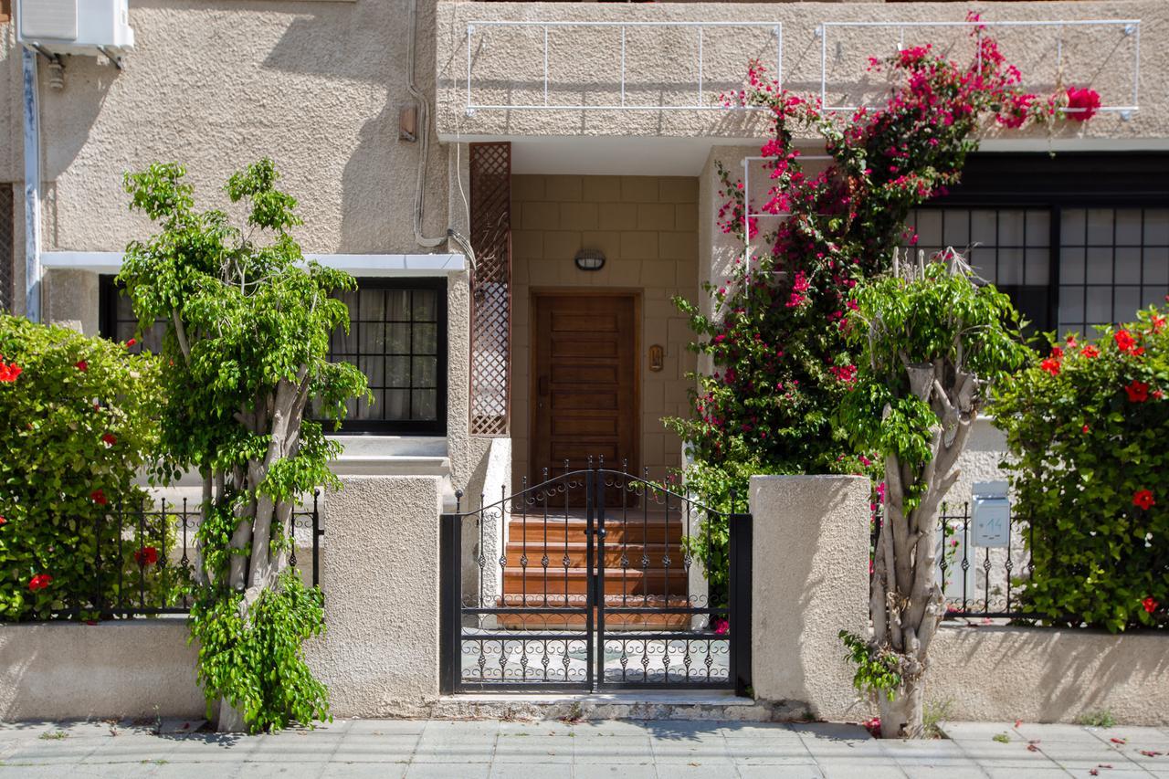 Laila'S Promenade Villa Larnaca Exterior photo